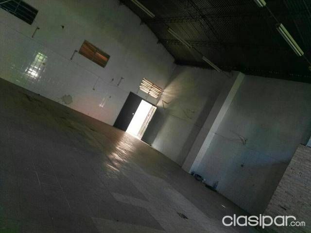 ALQUILO TINGLADO DE 200 MTS2 CON DPTO. EN EL FONDO ZONA AVDA. STMA. TRINIDAD!!!! — foto 3