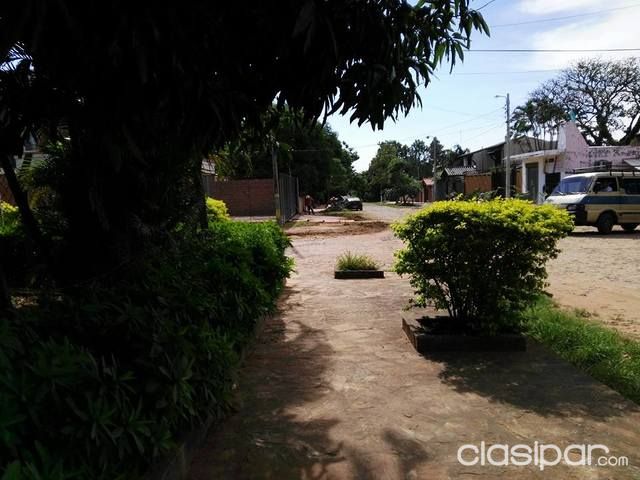 Venta en la Ciudad de Luque detrás del supermercado Los jardines 4to barrio en Esquina. — foto 3