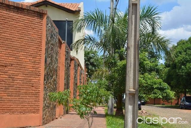 Asegure la felicidad de su familia Casa a la venta en Villa Adela-Luque. — foto 2