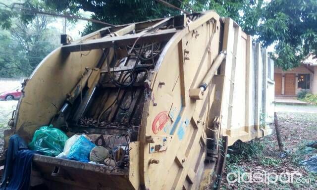 basurero compactador de basura — foto 2
