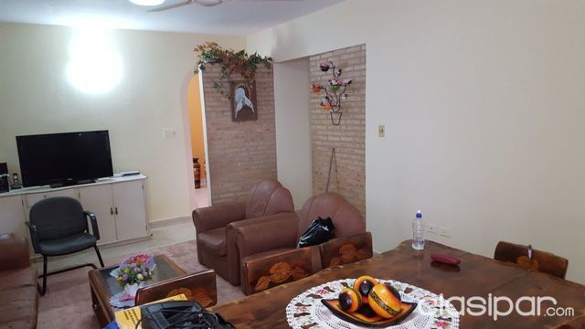 Amplia casa en el Barrio San Vicente. Finas terminaciones, terreno de 724m2. — foto 2