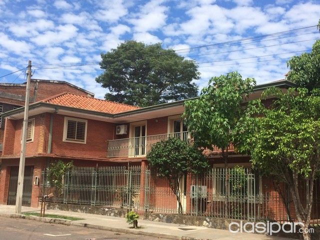 Excelente Casa de 2 Plantas + Galpón, en barrio de La Recoleta de Asunción — foto 2