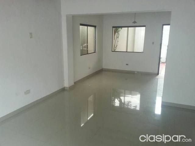 vendo casa inmediaciones del Col. Monseñor Lasagna — foto 2