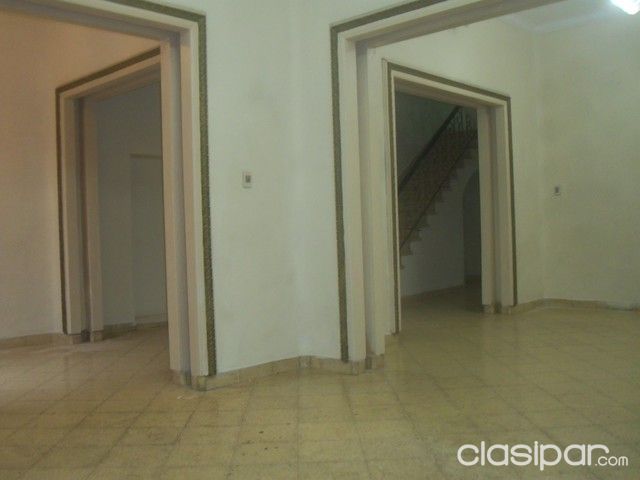 ALQUILO ZONA DEL COLEGIO CRISTO REY,SAJONIA AMPLIA CASONA DE 10 HABITACIONES — foto 2