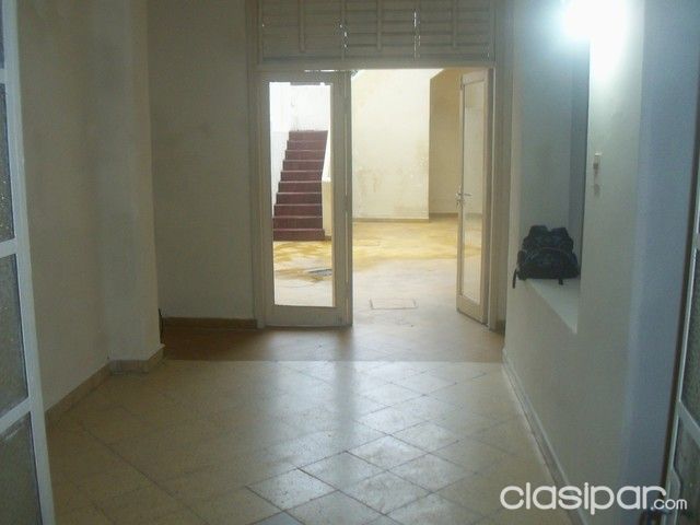 ALQUILO ZONA DEL COLEGIO CRISTO REY,SAJONIA AMPLIA CASONA DE 10 HABITACIONES — foto 3