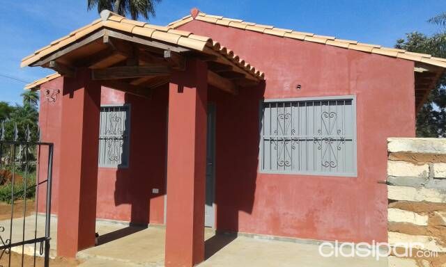 Vendo hermasa casa en un lugar urbano — foto 3