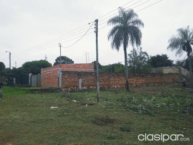 REMATO 4 LOTES EN ESQUINA,A 200 METROS DE ASFALTO EN LUQUE. FINANCIO — foto 2