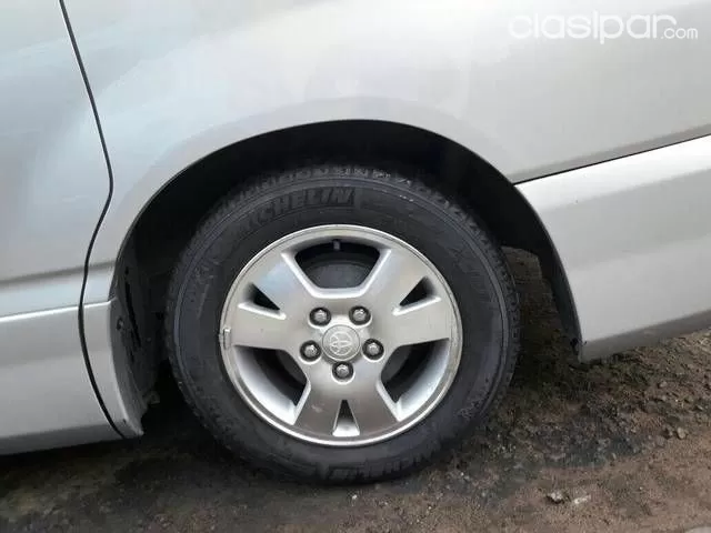 Toyota Noah 2003 - foto 8