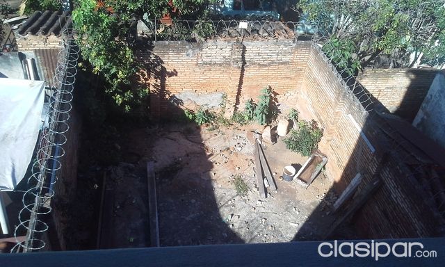 VENDO CASA EN ZONA SAJONIA — foto 2
