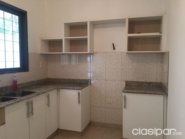 VENDO DUPLEX EN LAMBARÉ — foto 3