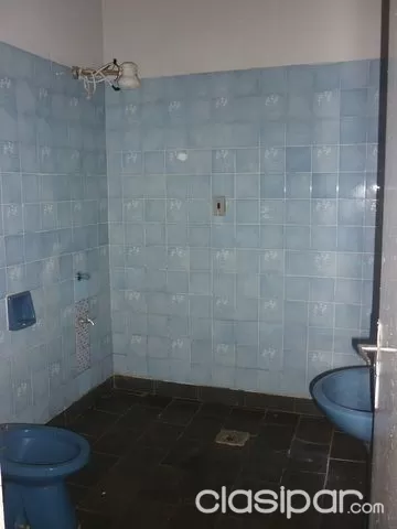 AMPLIA VIVIENDA DE 3 DORMITORIO A 1 CUADRA DE UNINTER, EN PABLO ROJAS!! — foto 3