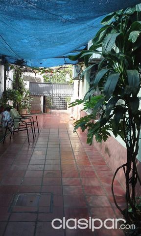 VENDO CASA SOBRE LA CALLE LAPACHO DEL BARRIO HIPODROMO A UNA CUADRA DE EUSEBIO AYALA. — foto 3