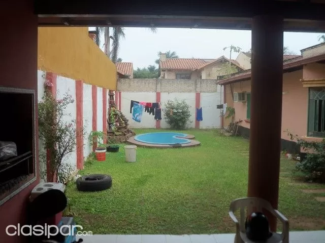 VENDO ZONA MUNICIPALIDAD DE ASUNCIÓN CHALET TODA EN UNA PLANTA DE 3 DORMITORIOS Y PISCINA — foto 2
