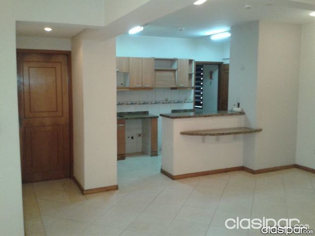Alquilo hermoso departamento sobre Av. Kubitsheck! Zona Seminario! — foto 3