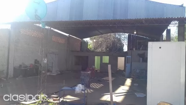 TINGLADO CERCA DE LA MUNICIPALIDAD DE LUQUE — foto 2