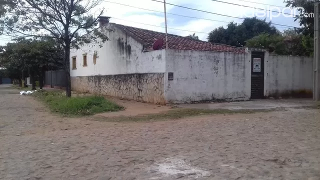 HERMOSA CASA EN ESQUINA, ZONA NORTE FERNANDO DE LA MORA — foto 2