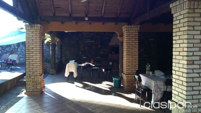VENDO AMPLIA CASA EN 1 PLANTA A CUADRAS DE FELIX BOGADO — foto 2
