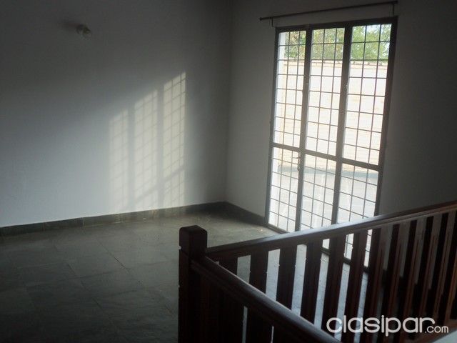 ALQUILO EN VILLA MORRA CASA DE 2 PLANTAS — foto 3