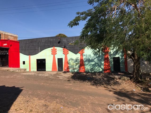 tinglados en el centro de Caacupe — foto 2