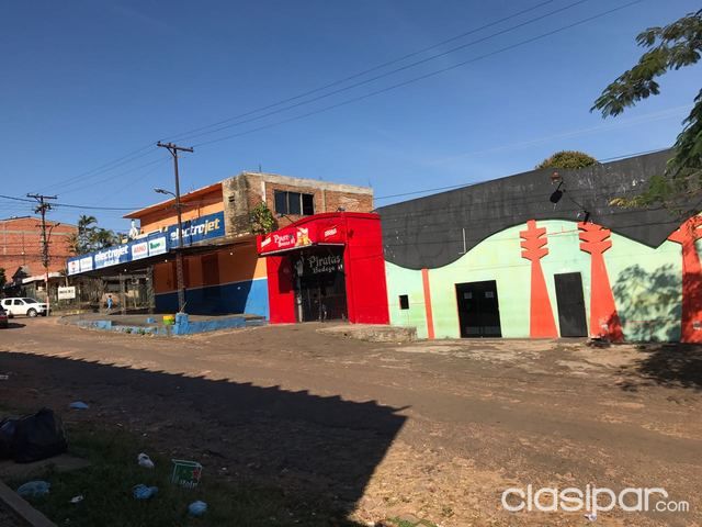 tinglados en el centro de Caacupe — foto 3