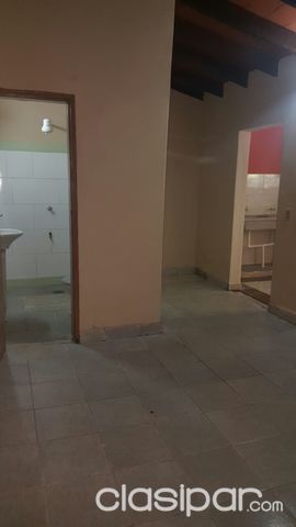 ALQUILO HERMOSA CASA ZONA STMA TRINIDAD — foto 2