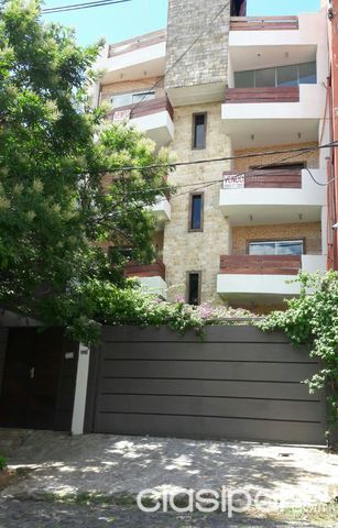 PRECIOSO EDIFICIO DE 4 PLANTAS EXCELENTE UBICACION 3 DPTOS. — foto 2