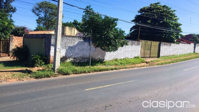 Para inversionistas. Casa ubicada sobre la Avda Von Polesky — foto 2