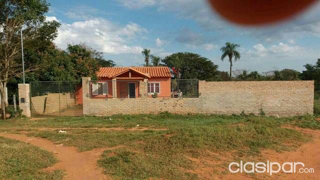 NO BUSQUES MAS DONDE VIVIR ALQUILO UNA CASA INDEPENDIENTE CON 1sala 1 dormitorio 1 cosona 1 baño moderno. — foto 2
