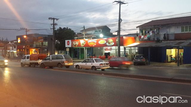 ALQUILO 4 SALONES JUNTOS SOBRE LA AV. ACCESO SUR — foto 3