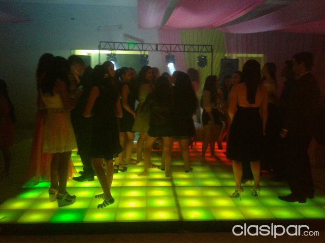 Fiestas / Eventos - Servicio de discoteca para bodas y 15 años! Sonido, dj, luces, pantalla, pista led, papel picado..