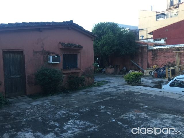 Vendo Casa a refaccionar con excelente ubicación — foto 3
