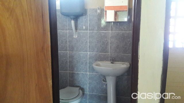 Alquilo sobre Ayolas y 12 pda. PEQUEÑO DEPARTAMENTO¡¡con agua y luz incluidos. — foto 2