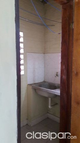 Alquilo sobre Ayolas y 12 pda. PEQUEÑO DEPARTAMENTO¡¡con agua y luz incluidos. — foto 3