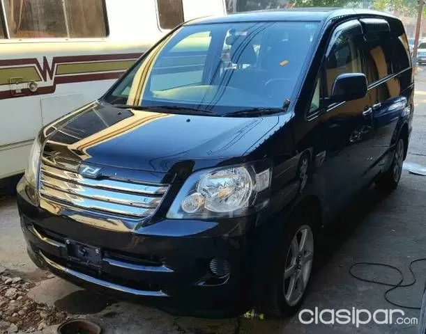 Toyota Noah 2003 — foto 3