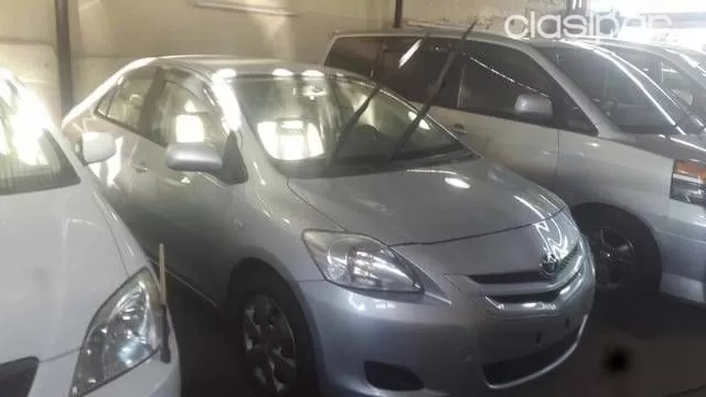 Toyota Belta Año 2006 — foto 2