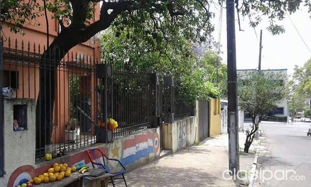 Vendo edificio de dos pisos (ex colegio) — foto 2