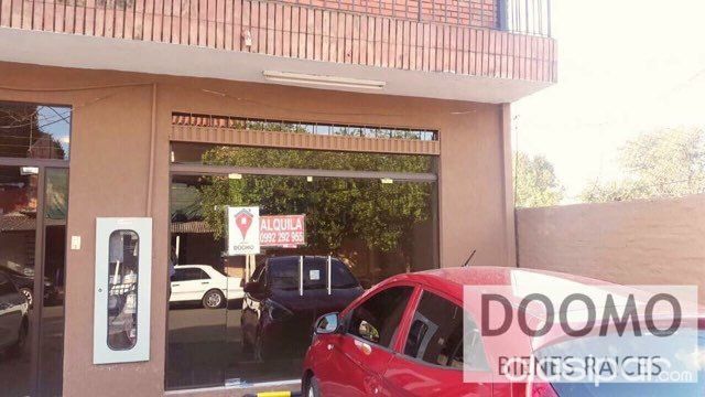 SE ALQUILA Salón comercial de 50 m2!!Ubicación estratégica!!Zona Municipalidad!! — foto 2