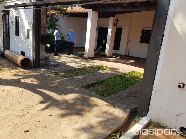 VENDO AMPLIA CASA ZONA COLEGIO ASUNCION FDO — foto 2