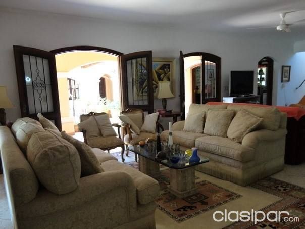 ¡Sobre Avda. Asfaltada! Se Vende Casa Estilo Colonial + Tinglado y Oficinas en Limpio — foto 3