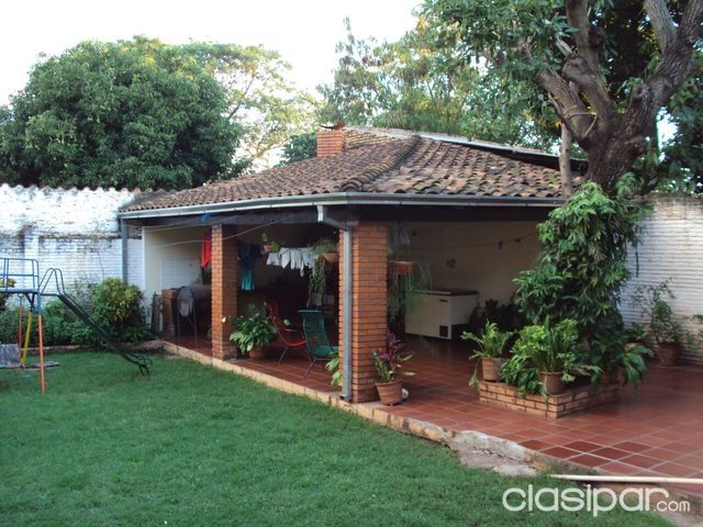 VENDO CASA SOBRE LA AVDA. RCA. ARGENTINA. — foto 2