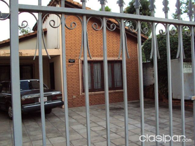 VENDO CASA SOBRE LA AVDA. RCA. ARGENTINA. — foto 3