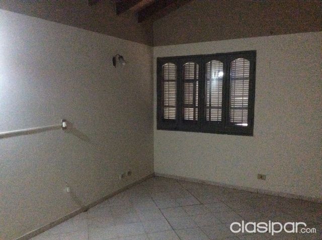 CASA EN LAMBARÉ, A PASOS DEL COLEGIO CLARETIANO MARIA DOLORES SOLÁ — foto 3