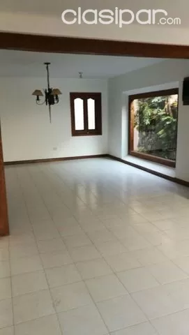 HERMOSA RESIDENCIA DE TRES DORM EN SUITE CON AMPLIO PATIO EN BARRIO LOS MANGALES (ZONA COLEGIO AMERICANO - ASA) — foto 3