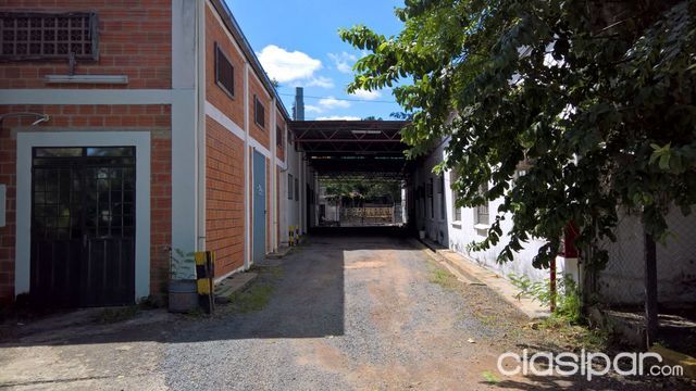 Alquilo deposito zona Parque Caballero — foto 2