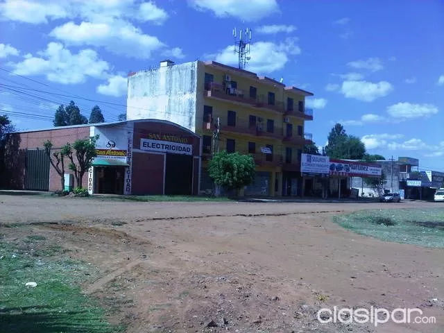 Tinglado con Salón Comercial y Vivienda — foto 2