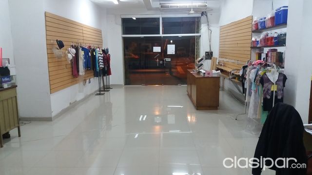 ALQUILO SOBRE AV. MCAL LOPEZ SALON COMERCIAL — foto 2
