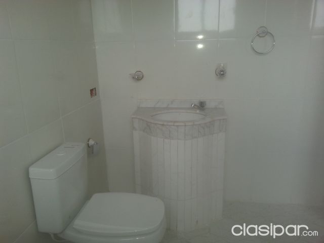 VENDO CASA EN ZONA RESIDENCIAL DE LAMBARÉ!! — foto 3