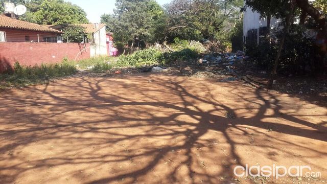 Terreno detrás inverfin zona taiga laurelty Luque — foto 3