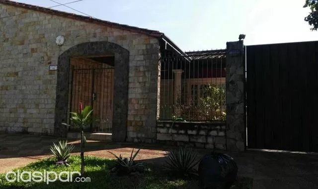 Urgente Vendo Casa En Barrio Ykua Sati Sobre — foto 2