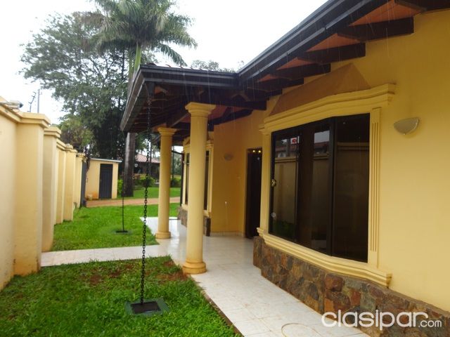 VENDO AMPLIA RESIDENCIA EN EL BARRIO MBURUCUYA! — foto 2